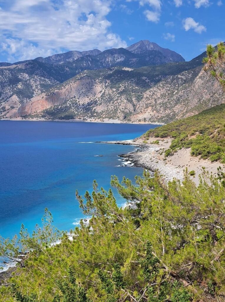 A photo taken by Hanna Marciniak on a section of the E4 trail between Agia Roumeli, the Church of Agios Pavlos, and Marmara Beach.