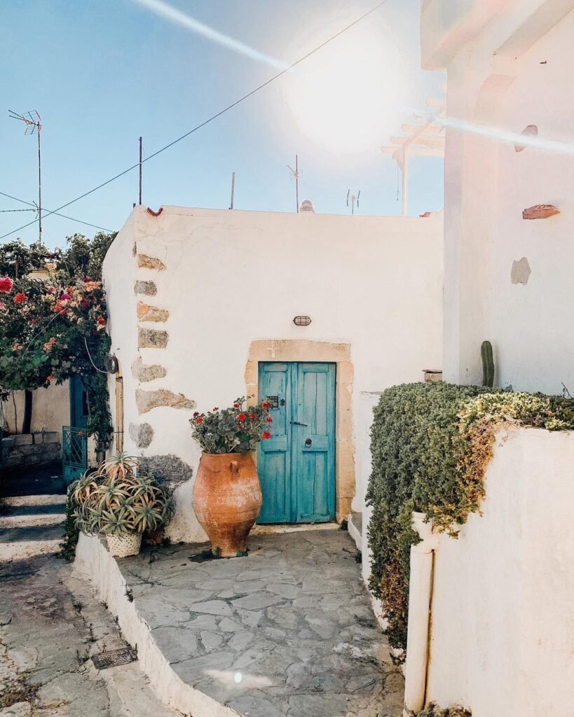 Pefki is a charming, traditional village in South-East Crete, known for its stunning panoramic views, picturesque gorge, and authentic tavernas