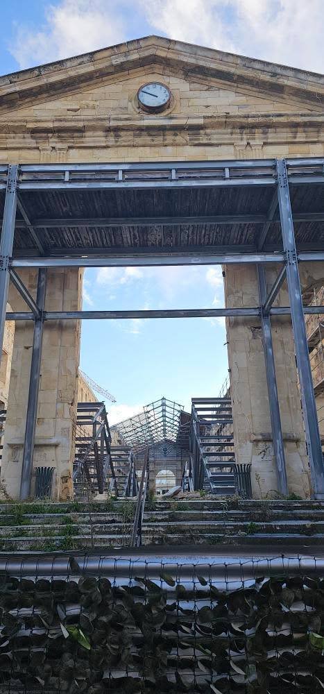 Work in progress at the Municipal Market of Chania (Agora). Photo Credit: @KretaKristina (IG)