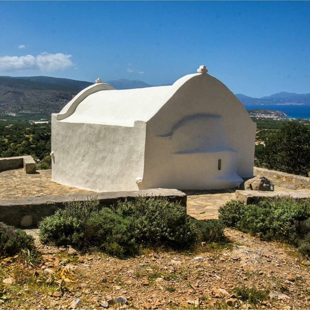 Perched on the northern side of the valley, the chapel of Agios Pnevmatos offers a stunning view of the Gulf of Mirabello in the background.