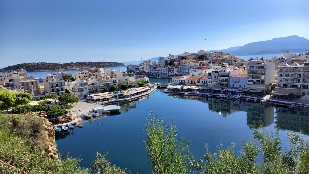 Lake Voulismeni in Agios Nikolaos is a serene centerpiece surrounded by cafés, tavernas, and legends—said to be bottomless and once favored by the goddess Athena.
