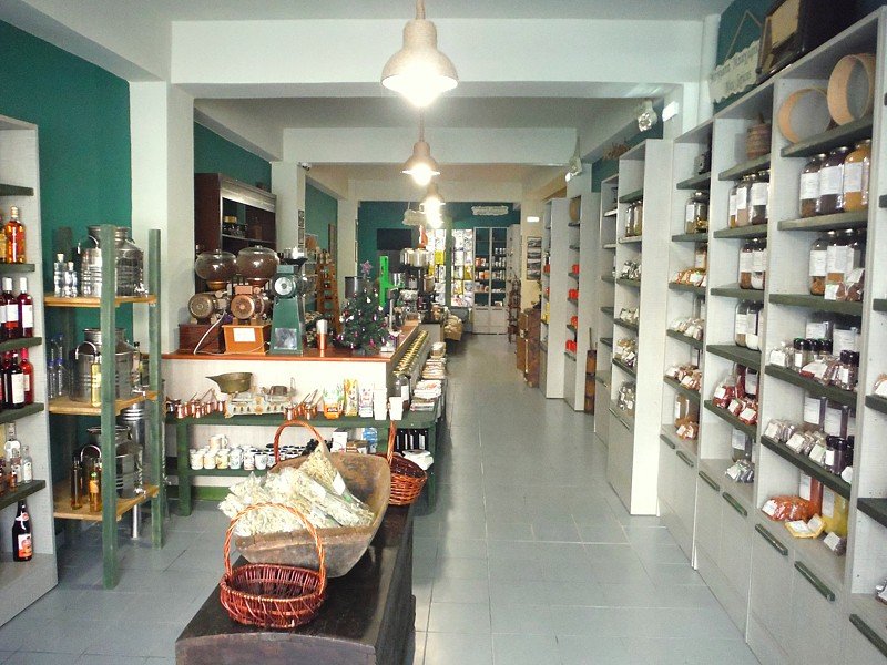 Step inside House of Deli and discover a world of Cretan flavors—from local honey and olive oil to herbs and gourmet treats, perfect for gifts or a taste of Crete at home. 