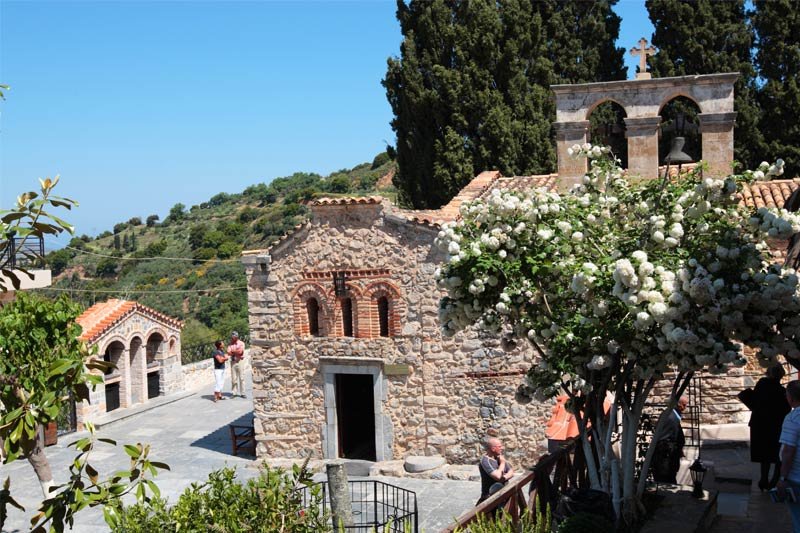 The peaceful courtyard of Kera Kardiotissa Monastery, nestled in the Dikti Mountains — home to centuries-old icons and a deep sense of Cretan spirituality.