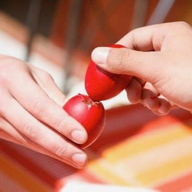 No Orthodox Easter celebration in Crete is complete without the traditional egg-cracking game—tsougrisma. The red eggs symbolize the blood of Christ, and the uncracked winner is said to carry good luck all year. 