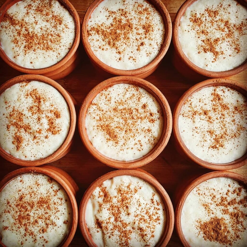 Creamy ryzogalo topped with a generous dusting of cinnamon, proving that rice pudding can be one of the most comforting desserts.